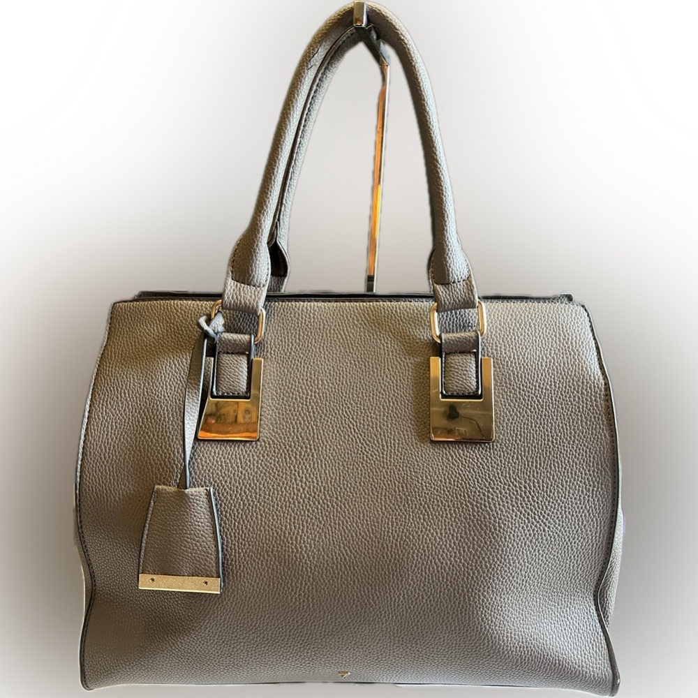 VGUC. Seven Days 100% pebbled vegan gray shoulder bag.